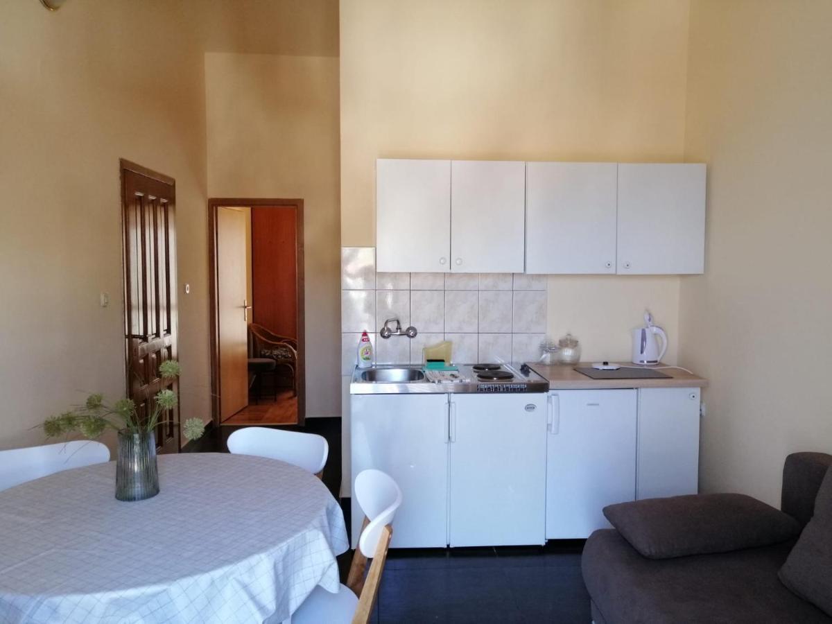 Apartmani Mestrovic Drage Exterior foto